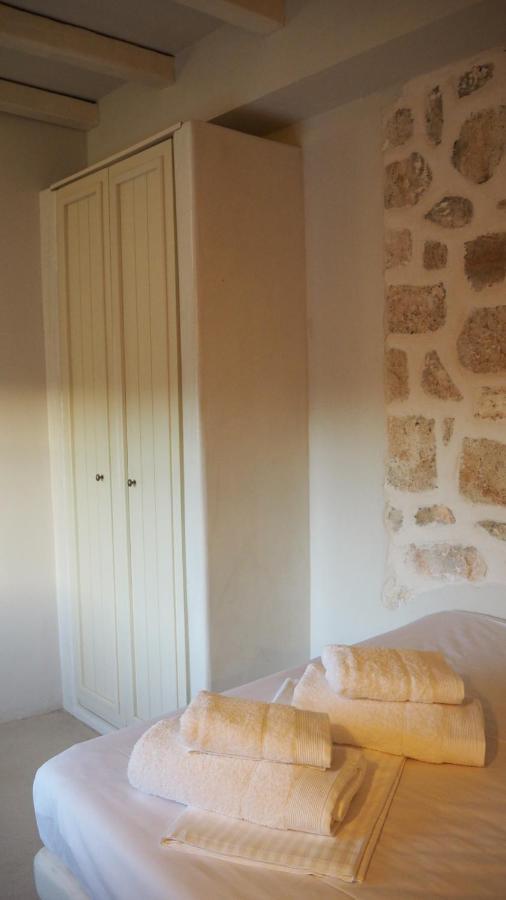 Ataraxia- Stonebuilt Studios And Apartments Đảo Đảo Kimolos Ngoại thất bức ảnh